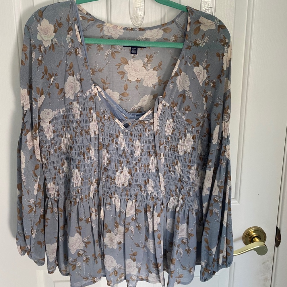 American Eagle Flower Blouse